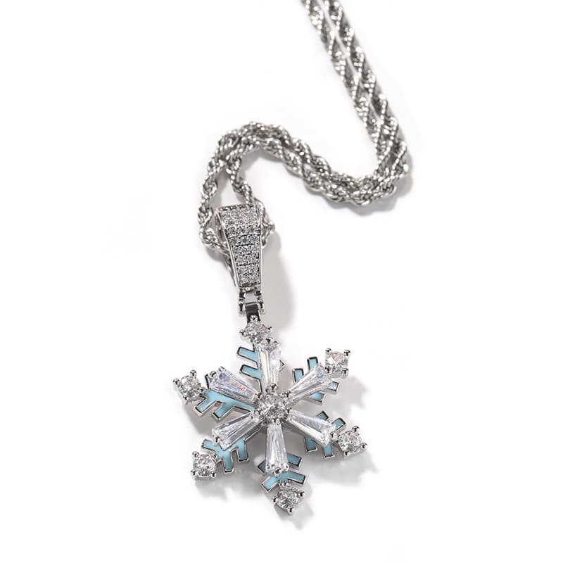 ゴールド雪の結晶ペンダントネックレス